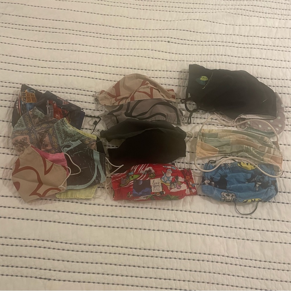 ⭐️ Lot of cloth face masks 😷